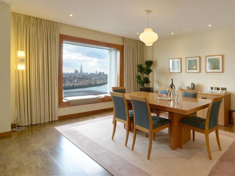 Canary Riverside Plaza Hotel Londýn Exteriér fotografie A dining room