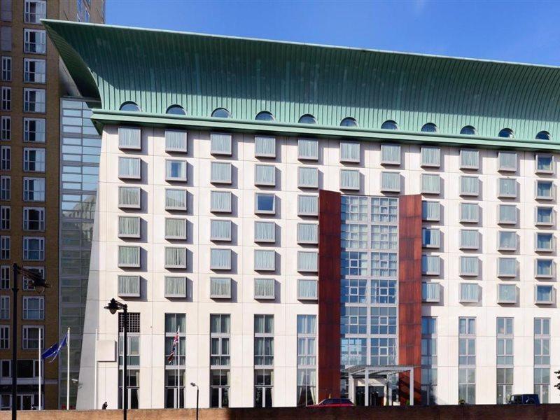 Canary Riverside Plaza Hotel Londýn Exteriér fotografie The new building of the University of East London
