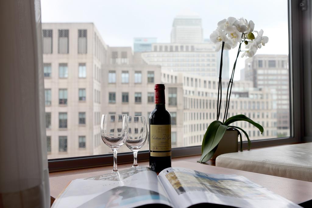 Canary Riverside Plaza Hotel Londýn Exteriér fotografie A view from a suite at the Mandarin Oriental, New York