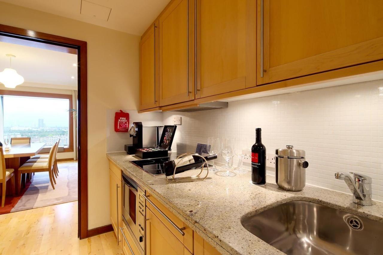 Canary Riverside Plaza Hotel Londýn Exteriér fotografie A typical kitchen
